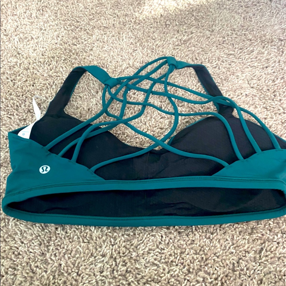 Lululemon size 10 free to be wild size 10